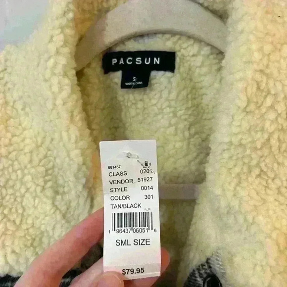 NWT PacSun Sherpa Plaid Jacket Coat Button Up Soft Oversized Men’s Size Small - Picture 9 of 10